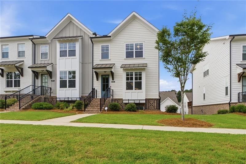 3 bedroom, 4 bathroom, 2,263 sq ft townhouse under contract at 835 Green Sapling Trail, Suwanee, GA 30024 — photo 2