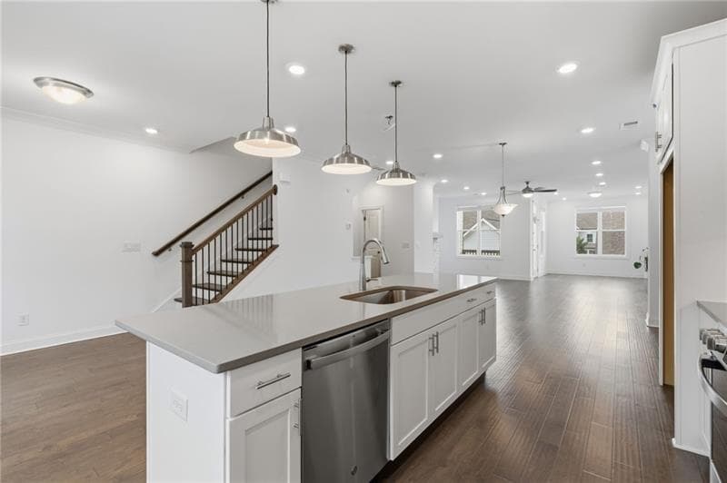 3 bedroom, 4 bathroom, 2,263 sq ft townhouse under contract at 835 Green Sapling Trail, Suwanee, GA 30024 — photo 10