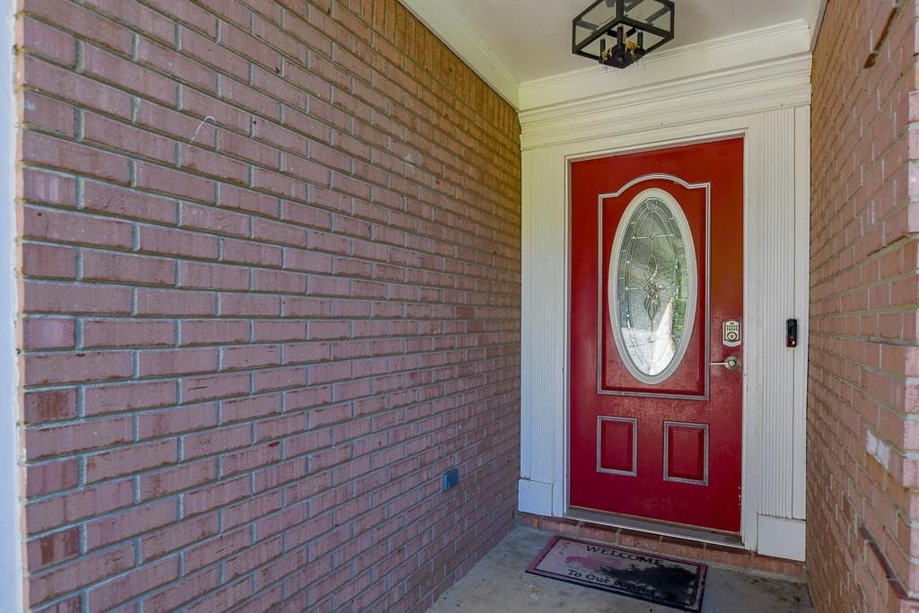 4 bedroom, 3 bathroom, 2,188 sq ft single family residence for sale at 647 Than Skinner Road, Winder, GA 30680 — photo 4