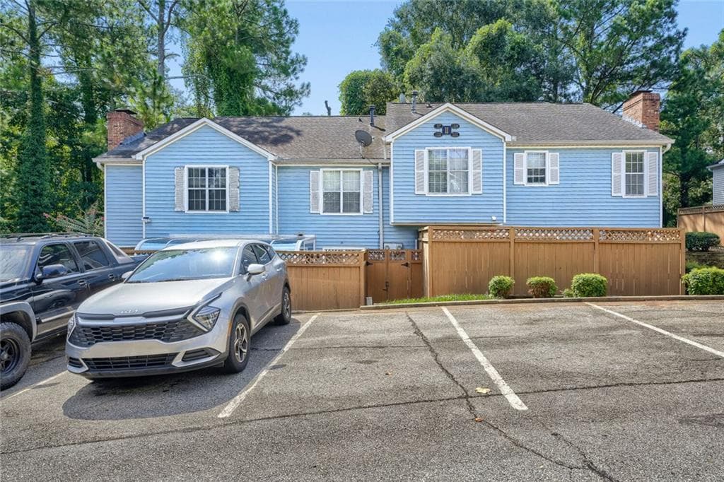 2 bedroom, 2 bathroom, 1,200 sq ft townhouse for sale at 1119 Greenyard Way, Norcross, GA 30093 — photo 3