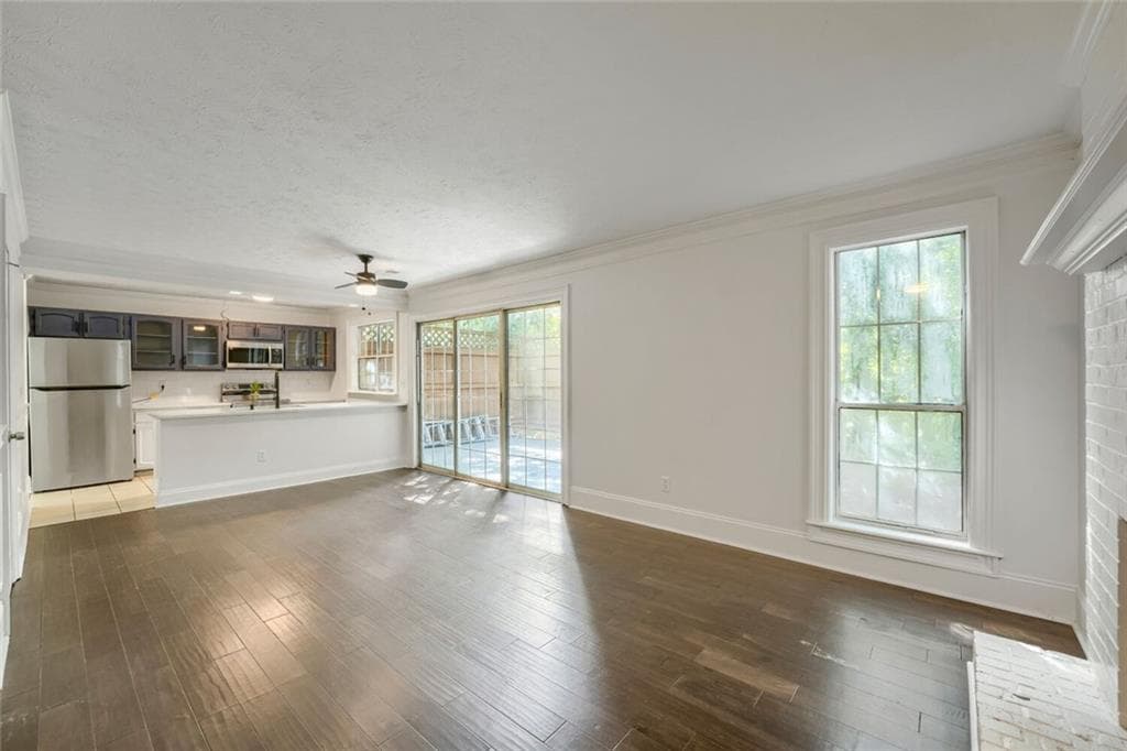 2 bedroom, 2 bathroom, 1,200 sq ft townhouse for sale at 1119 Greenyard Way, Norcross, GA 30093 — photo 7