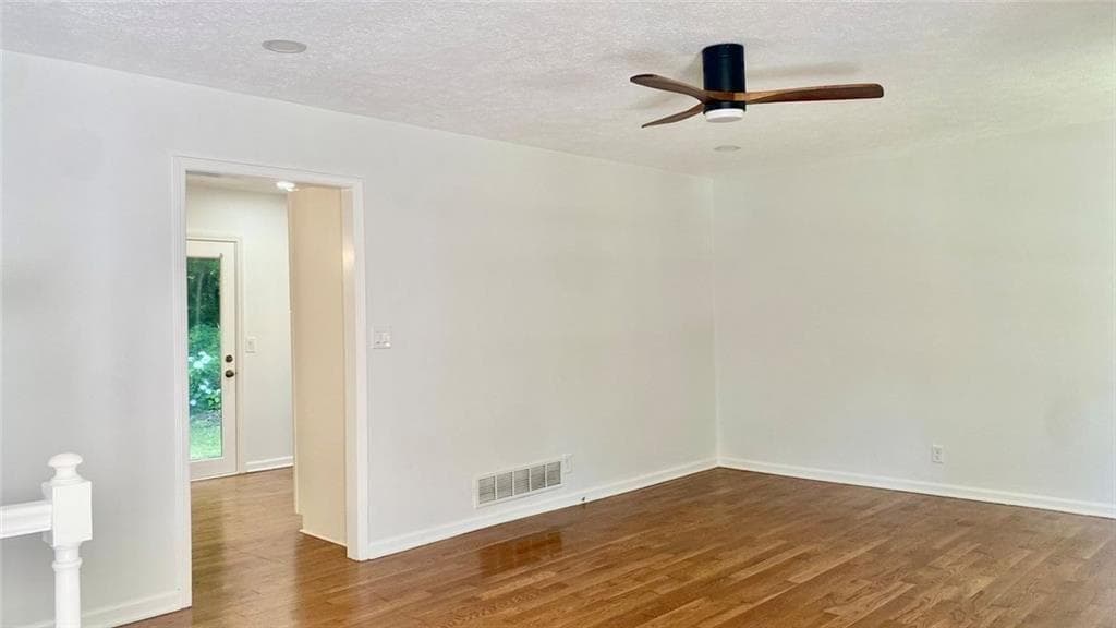 3 bedroom, 2 bathroom, 1,296 sq ft single family residence for rent at 1807 Merry Oak Road, Marietta, GA 30008 for $2,000 a month — photo 2