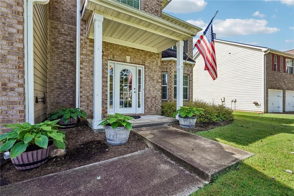 4 bedroom, 3 bathroom, 2,904 sq ft single family residence for sale at 4830 Hopewell Manor Drive, Cumming, GA 30028 — photo 4