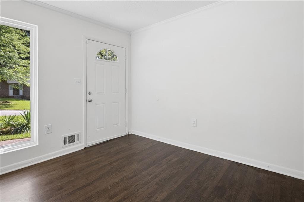 3 bedroom, 2 bathroom, 1,200 sq ft single family residence for sale at 5726 Southwick Court, Atlanta, GA 30349 — photo 5