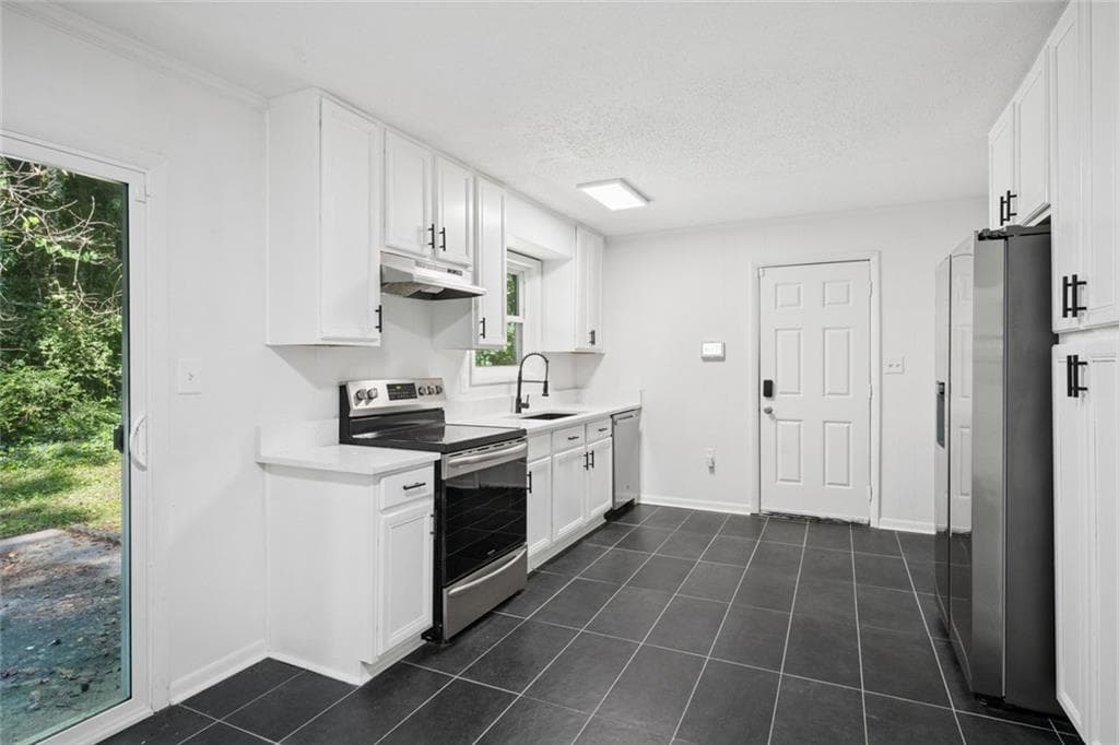 3 bedroom, 2 bathroom, 1,200 sq ft single family residence for sale at 5726 Southwick Court, Atlanta, GA 30349 — photo 9
