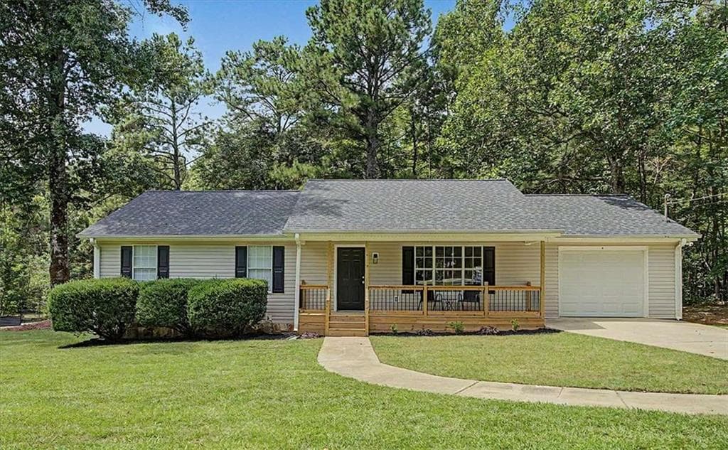 3 bedroom, 2 bathroom, 1,288 sq ft single family residence under contract at 110 Mooyn Road, Carrollton, GA 30116
