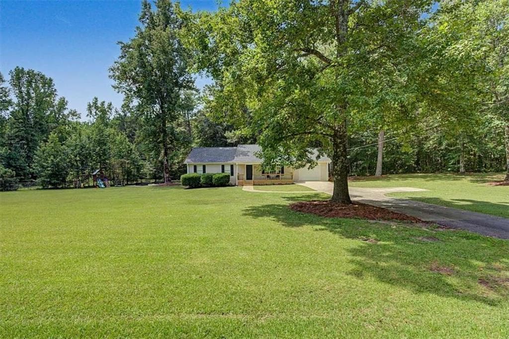 3 bedroom, 2 bathroom, 1,288 sq ft single family residence under contract at 110 Mooyn Road, Carrollton, GA 30116 — photo 5