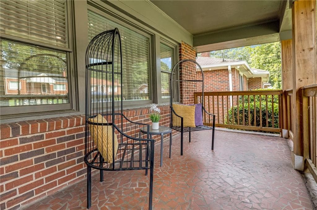 5 bedroom, 4 bathroom, 3,048 sq ft single family residence for sale at 94 Chappell Road, Atlanta, GA 30314 — photo 2