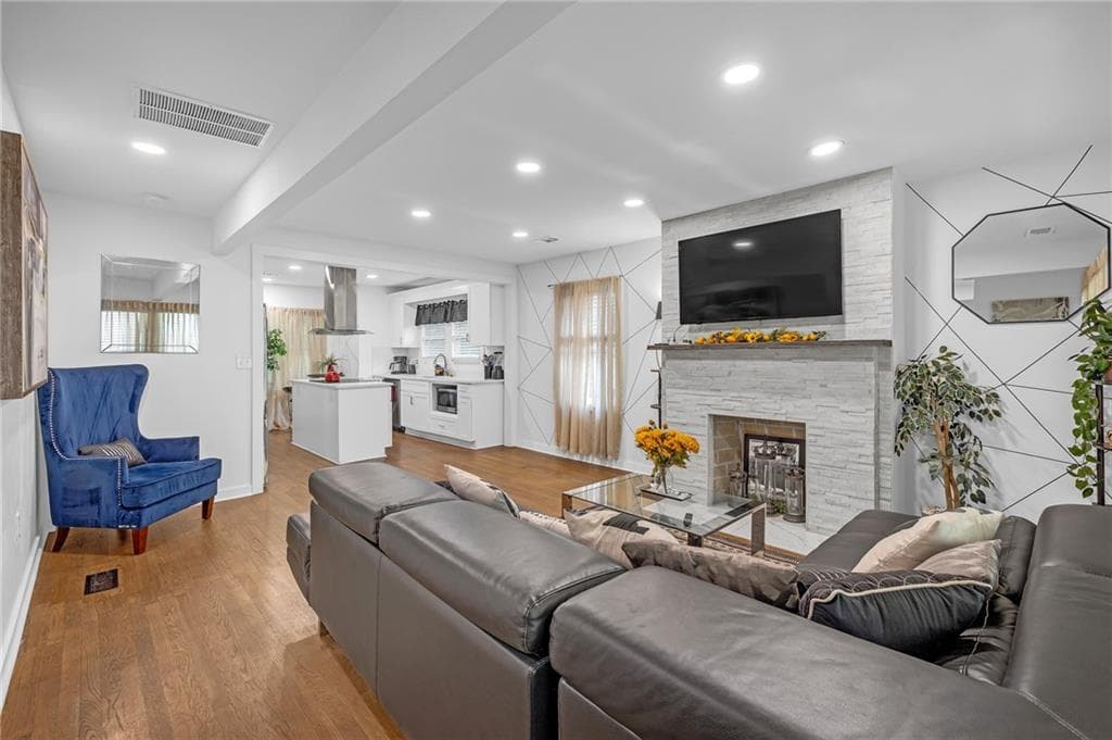 5 bedroom, 4 bathroom, 3,048 sq ft single family residence for sale at 94 Chappell Road, Atlanta, GA 30314 — photo 3