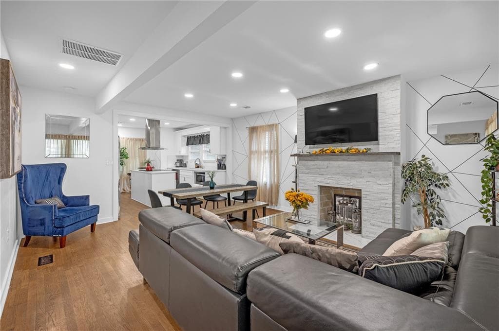 5 bedroom, 4 bathroom, 3,048 sq ft single family residence for sale at 94 Chappell Road, Atlanta, GA 30314 — photo 4