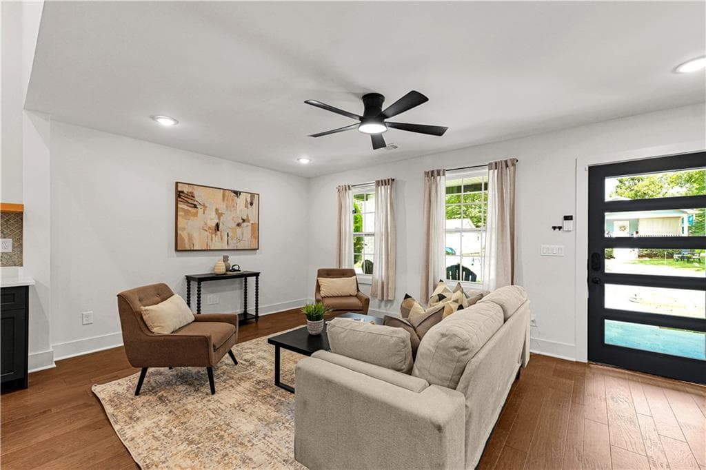 3 bedroom, 2 bathroom, 1,536 sq ft single family residence under contract at 1379 Gault Street, Atlanta, GA 30315 — photo 5