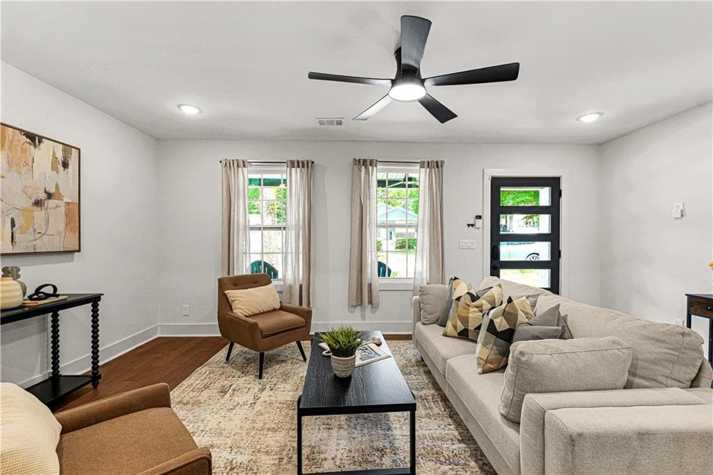3 bedroom, 2 bathroom, 1,536 sq ft single family residence under contract at 1379 Gault Street, Atlanta, GA 30315 — photo 6