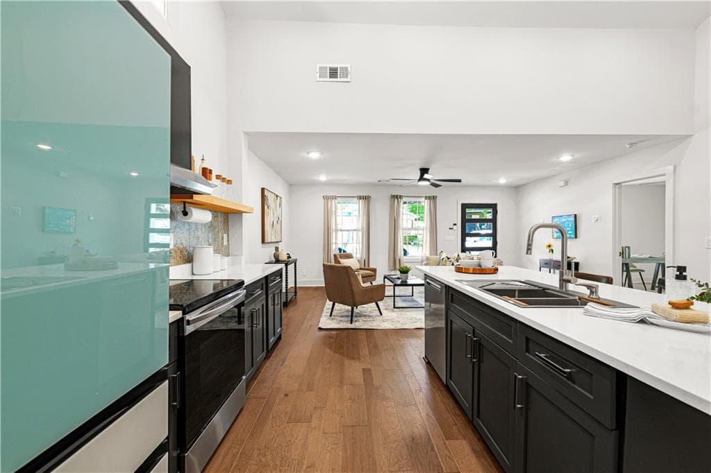 3 bedroom, 2 bathroom, 1,536 sq ft single family residence under contract at 1379 Gault Street, Atlanta, GA 30315 — photo 9
