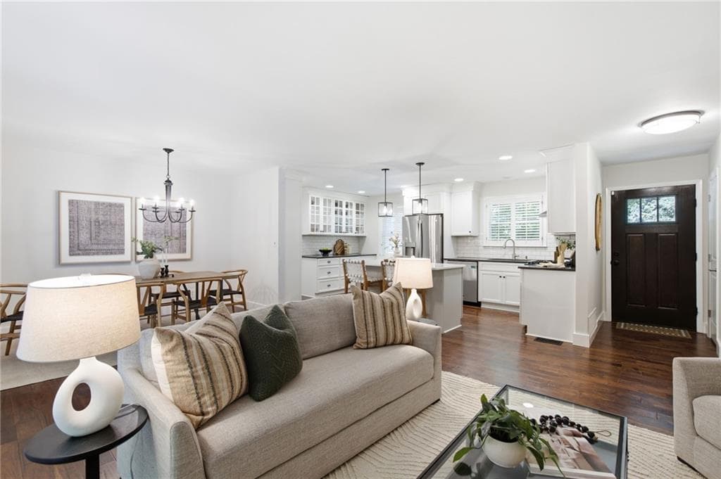 3 bedroom, 3 bathroom, 1,944 sq ft single family residence under contract at 3651 Cold Spring Lane, Atlanta, GA 30341 — photo 9