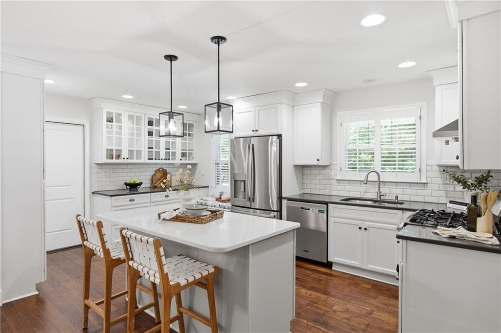 3 bedroom, 3 bathroom, 1,944 sq ft single family residence under contract at 3651 Cold Spring Lane, Atlanta, GA 30341 — photo 6