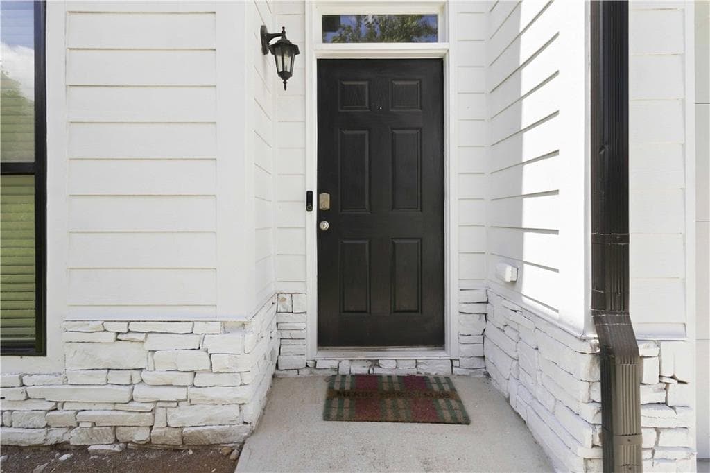 3 bedroom, 3 bathroom, 1,838 sq ft single family residence for sale at 1691 Lily Valley Drive, Lawrenceville, GA 30045 — photo 4