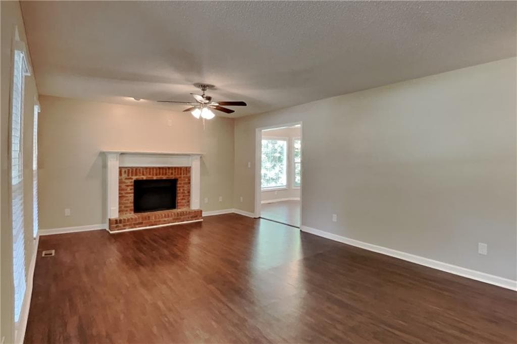 4 bedroom, 3 bathroom, 1,924 sq ft single family residence for rent at 241 Kipling Drive, Dallas, GA 30132 for $2,100 a month — photo 3