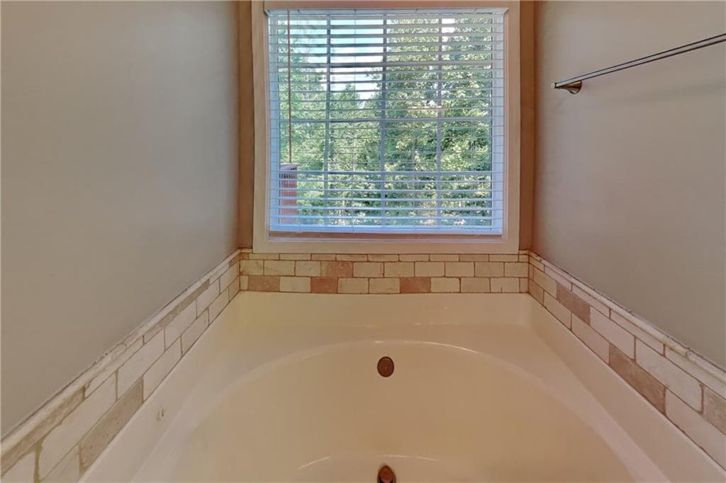 4 bedroom, 3 bathroom, 1,924 sq ft single family residence for rent at 241 Kipling Drive, Dallas, GA 30132 for $2,100 a month — photo 9