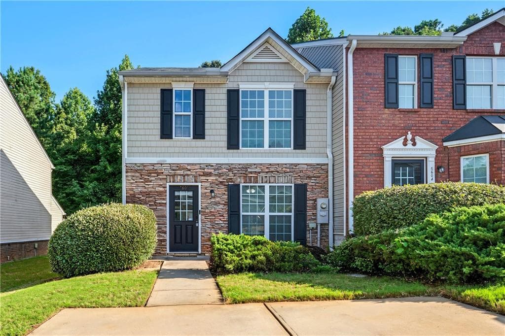 2 bedroom, 3 bathroom, 1,387 sq ft townhouse for rent at 5606 Union Pointe Drive, Union City, GA 30291 for $1,750 a month