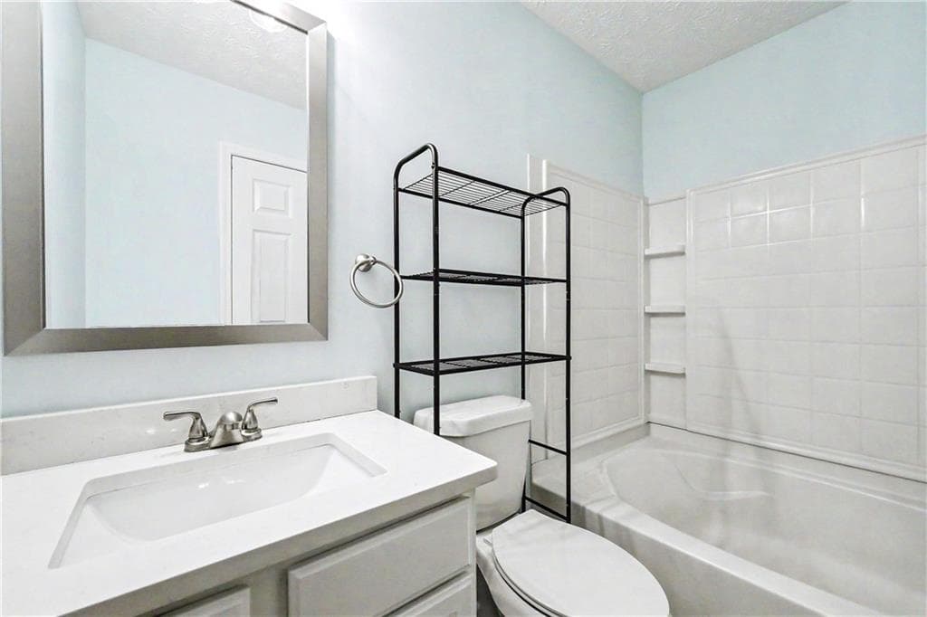 2 bedroom, 3 bathroom, 1,387 sq ft townhouse for rent at 5606 Union Pointe Drive, Union City, GA 30291 for $1,750 a month — photo 6
