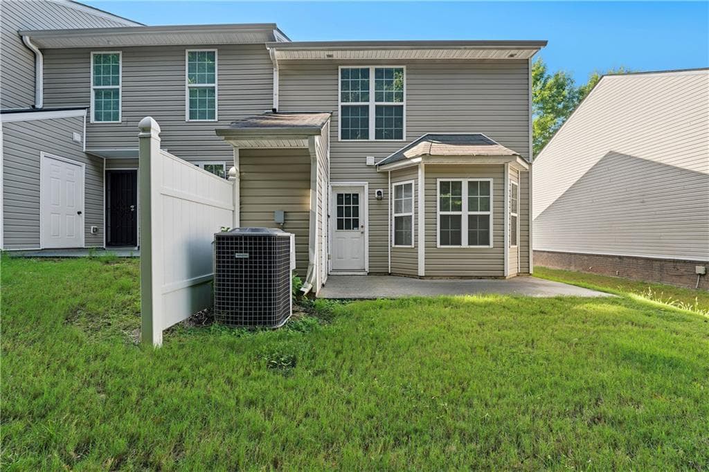 2 bedroom, 3 bathroom, 1,387 sq ft townhouse for rent at 5606 Union Pointe Drive, Union City, GA 30291 for $1,750 a month — photo 7
