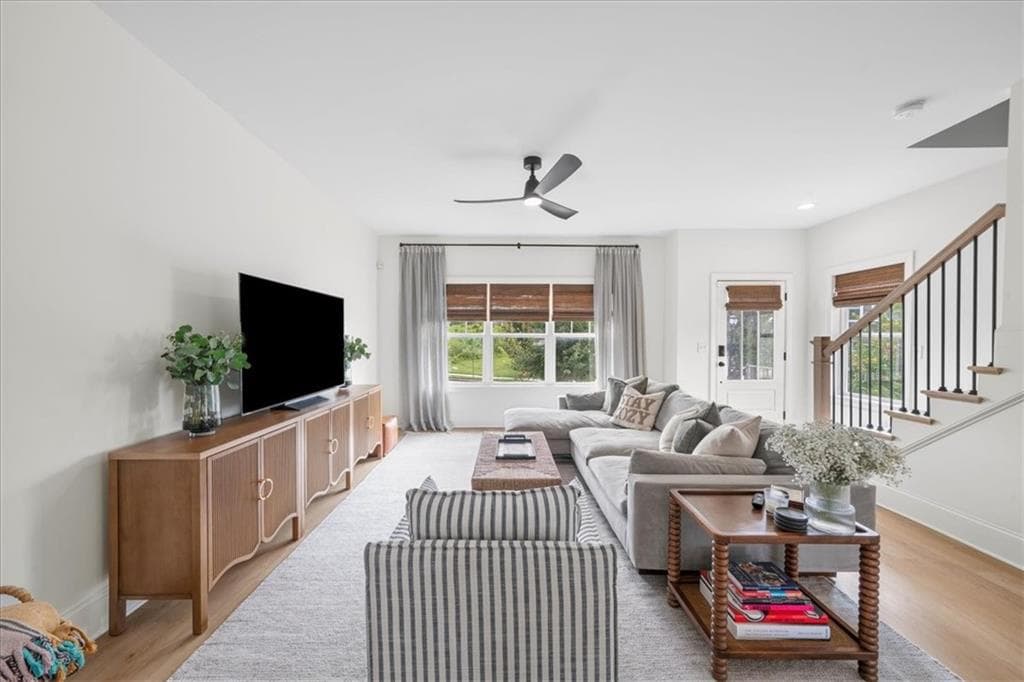 3 bedroom, 4 bathroom, 1,985 sq ft townhouse for sale at 1951 Drew Drive, Atlanta, GA 30318 — photo 2