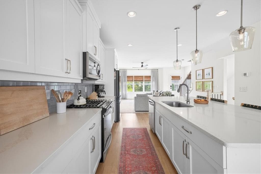3 bedroom, 4 bathroom, 1,985 sq ft townhouse for sale at 1951 Drew Drive, Atlanta, GA 30318 — photo 5