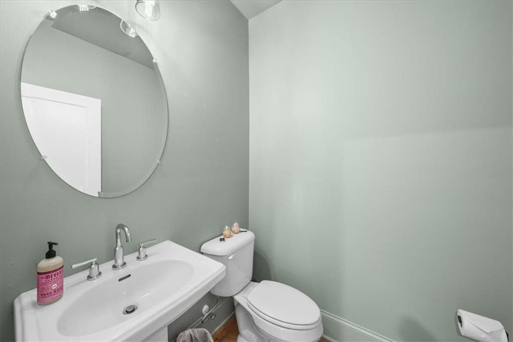 3 bedroom, 4 bathroom, 1,985 sq ft townhouse for sale at 1951 Drew Drive, Atlanta, GA 30318 — photo 8