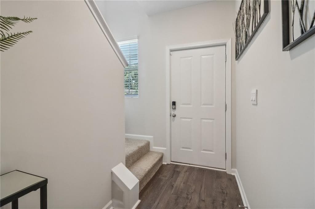 3 bedroom, 3 bathroom, 1,418 sq ft townhouse for sale at 518 Woodcreek Circle 11, Atlanta, GA 30331 — photo 4