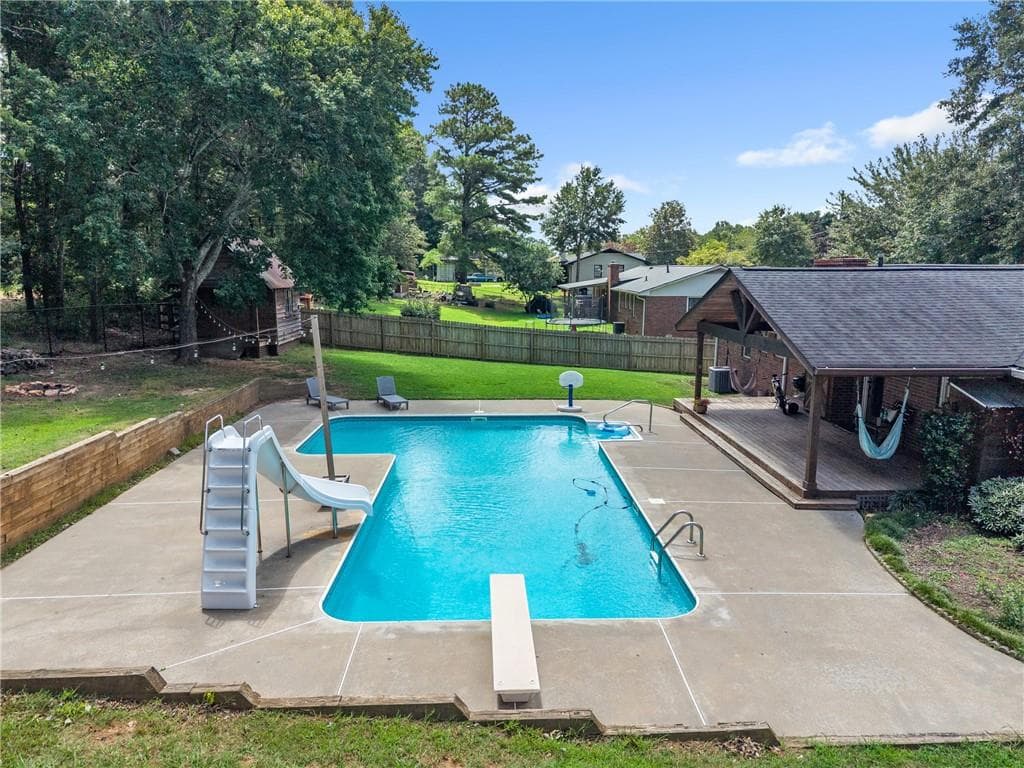 3 bedroom, 2 bathroom, 1,960 sq ft single family residence for sale at 512 Mason Drive, Canton, GA 30115 — photo 5