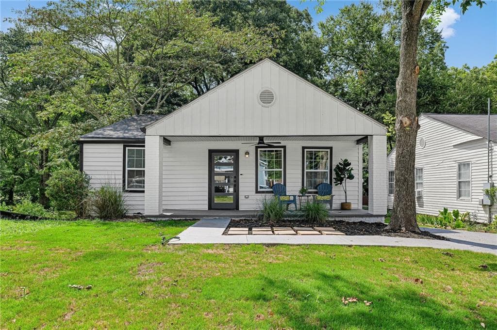 3 bedroom, 2 bathroom, 1,536 sq ft single family residence under contract at 1379 Gault Street, Atlanta, GA 30315 — photo 2