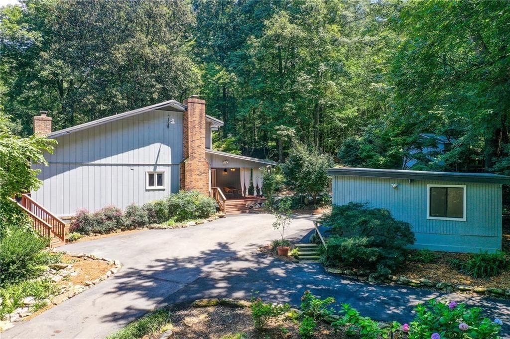 4 bedroom, 4 bathroom, 3,766 sq ft single family residence for sale at 655 Mays Road, Stockbridge, GA 30281 — photo 3