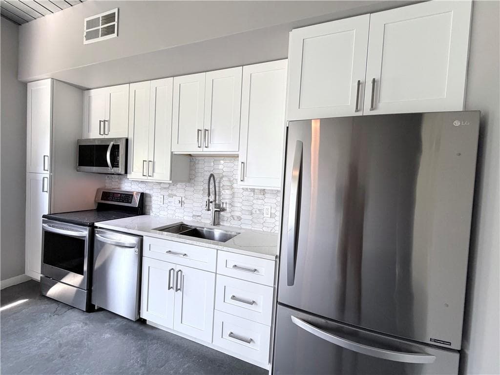 1 bedroom, 1 bathroom, 722 sq ft condominium for rent at 620 Glen Iris Drive 317, Atlanta, GA 30308 for $1,750 a month — photo 3