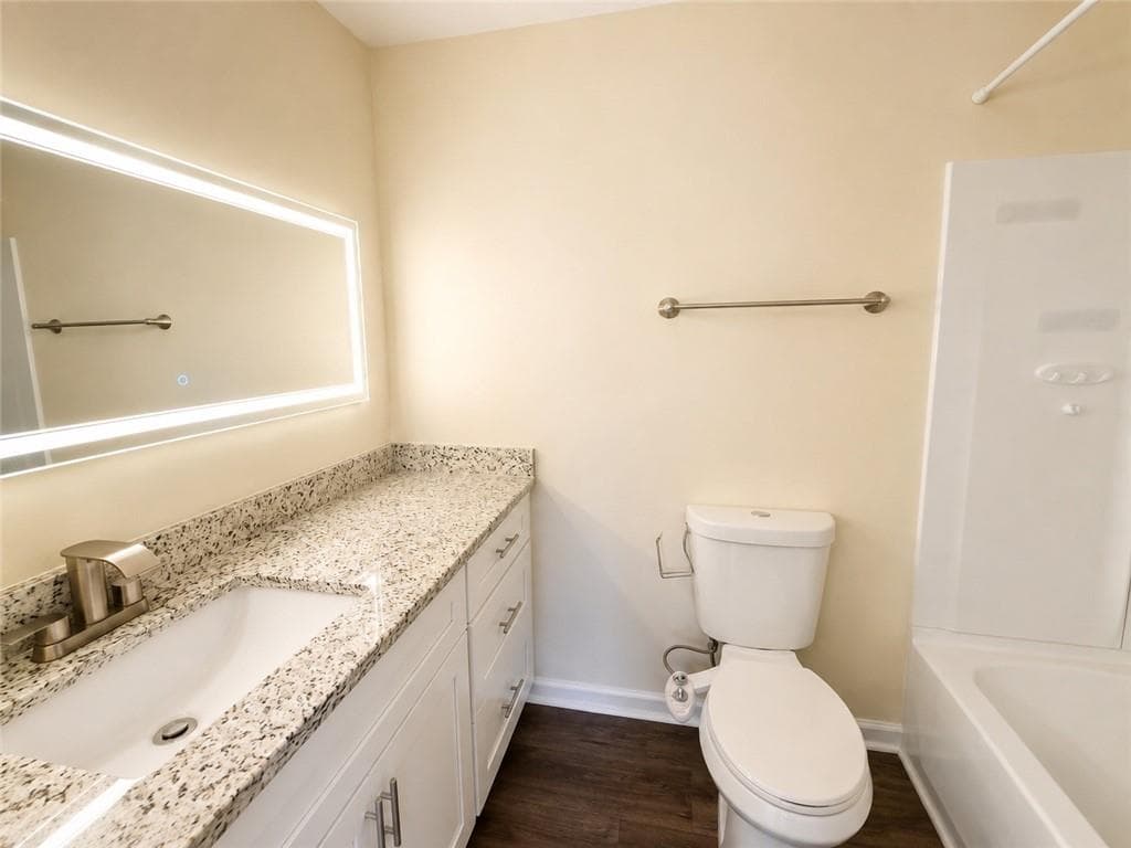 2 bedroom, 3 bathroom, 1,176 sq ft townhouse for sale at 2244 Wellington Circle, Lithonia, GA 30058 — photo 9