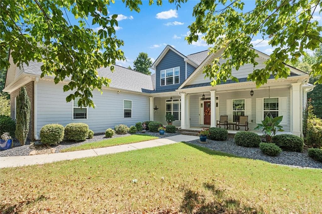 4 bedroom, 4 bathroom, 2,817 sq ft single family residence for sale at 212 Overlook Way, Carrollton, GA 30117