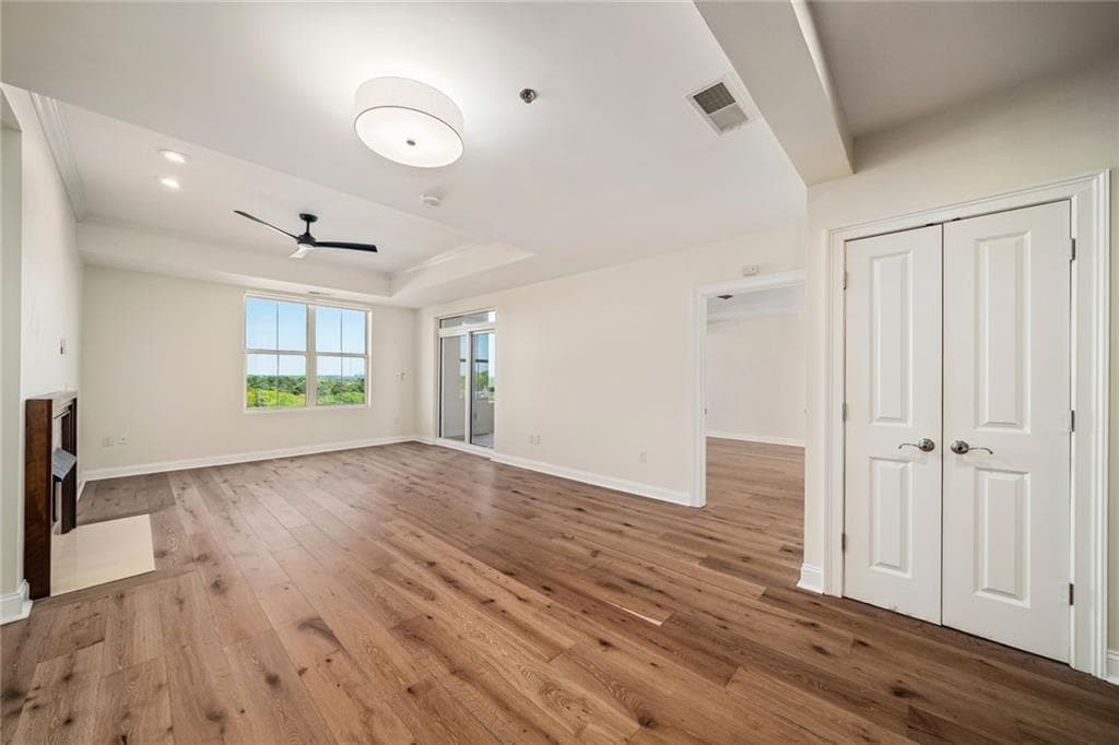 2 bedroom, 2 bathroom, 1,328 sq ft condominium for sale at 2881 Peachtree Road 802, Atlanta, GA 30305 — photo 2