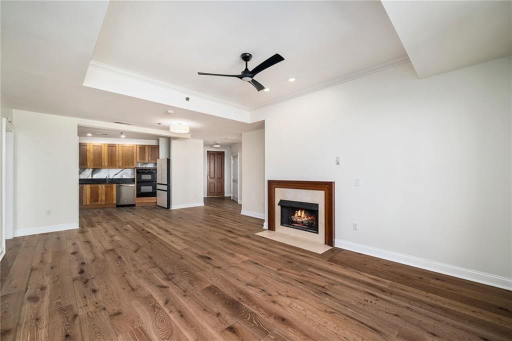 2 bedroom, 2 bathroom, 1,328 sq ft condominium for sale at 2881 Peachtree Road 802, Atlanta, GA 30305 — photo 4