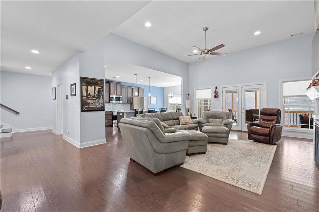 4 bedroom, 4 bathroom, 2,817 sq ft single family residence for sale at 212 Overlook Way, Carrollton, GA 30117 — photo 5