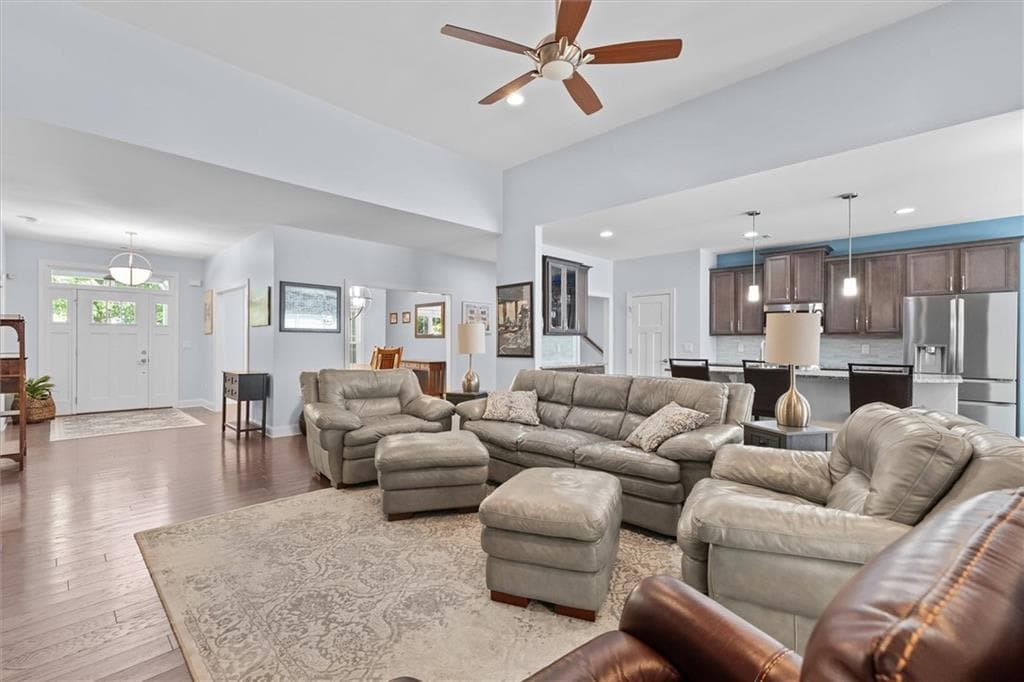 4 bedroom, 4 bathroom, 2,817 sq ft single family residence for sale at 212 Overlook Way, Carrollton, GA 30117 — photo 7