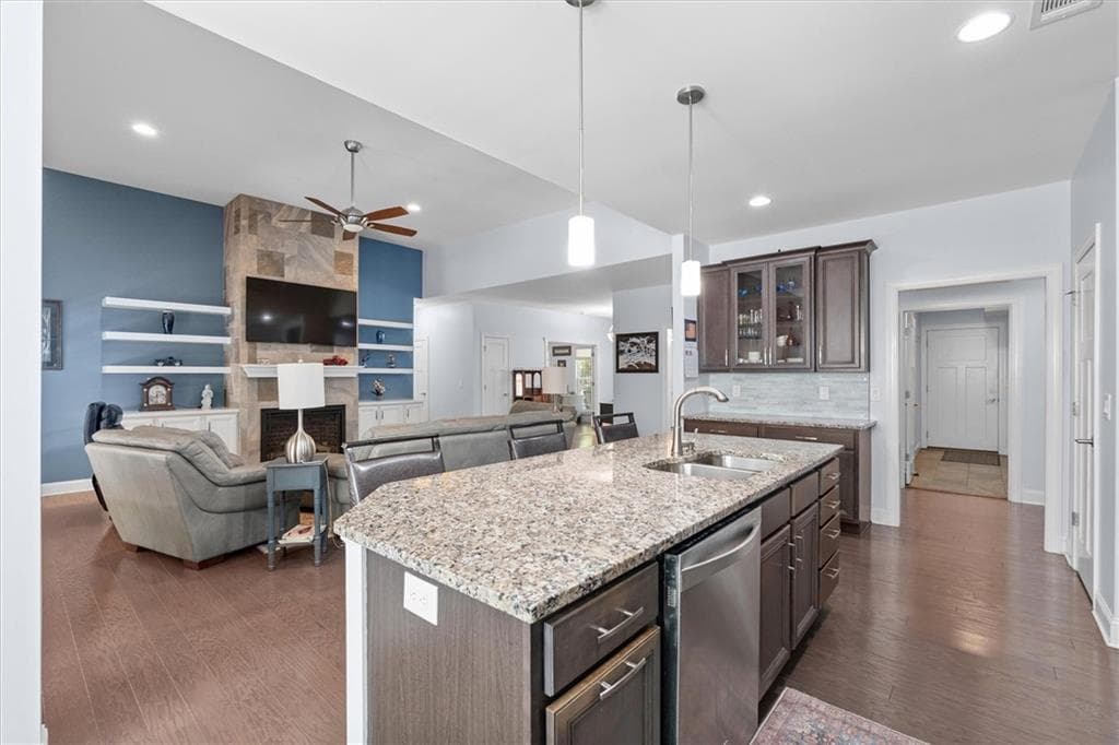 4 bedroom, 4 bathroom, 2,817 sq ft single family residence for sale at 212 Overlook Way, Carrollton, GA 30117 — photo 10