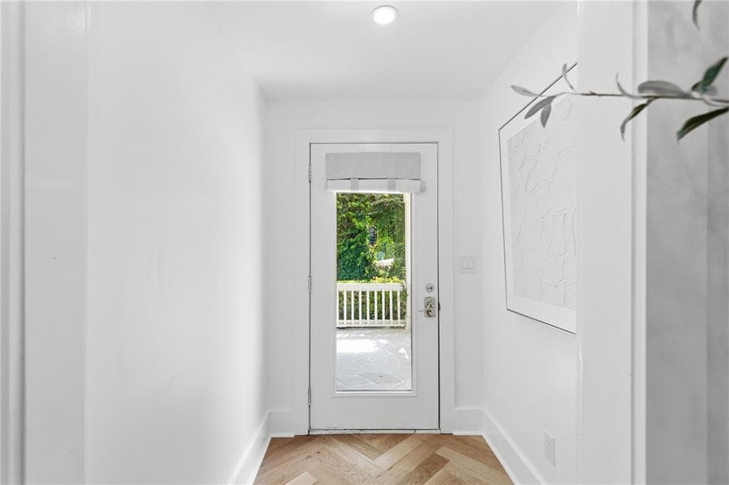 4 bedroom, 4 bathroom, 1,962 sq ft single family residence for sale at 864 Kirkwood Avenue, Atlanta, GA 30316 — photo 4