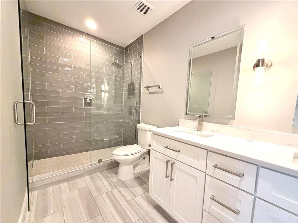 1 bedroom, 1 bathroom, 722 sq ft condominium for rent at 620 Glen Iris Drive 317, Atlanta, GA 30308 for $1,750 a month — photo 9
