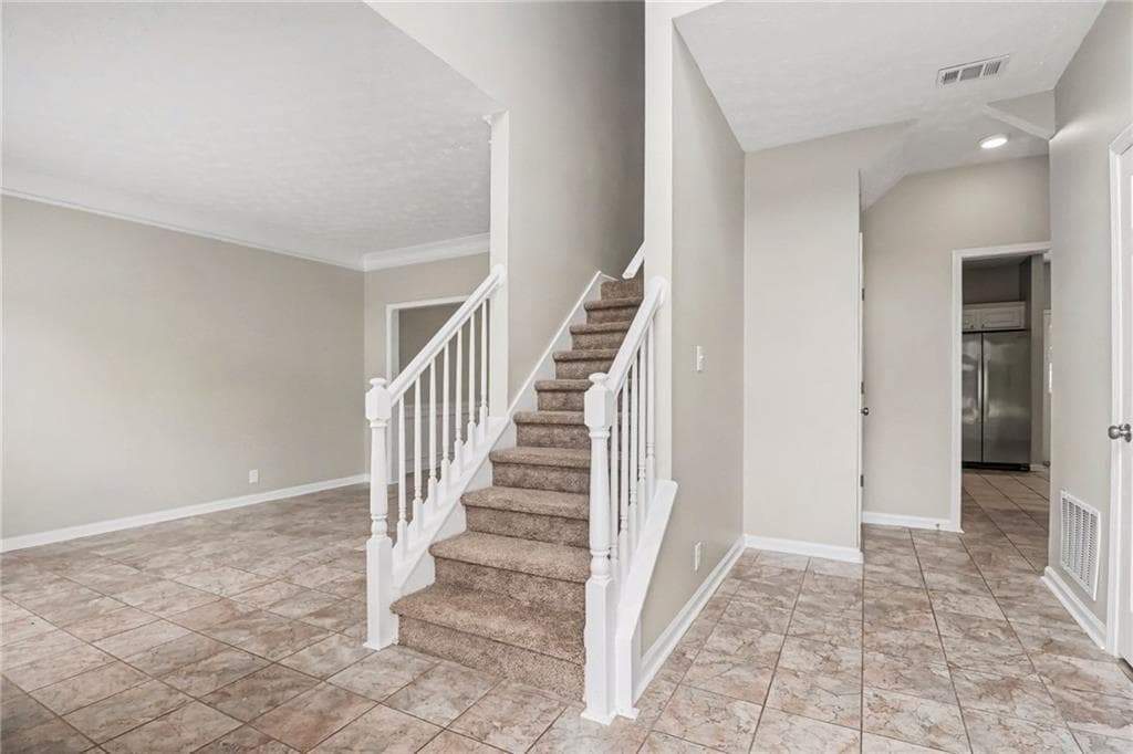 4 bedroom, 3 bathroom, 2,693 sq ft single family residence under contract at 305 Saddle Bridge Drive, Alpharetta, GA 30022 — photo 5