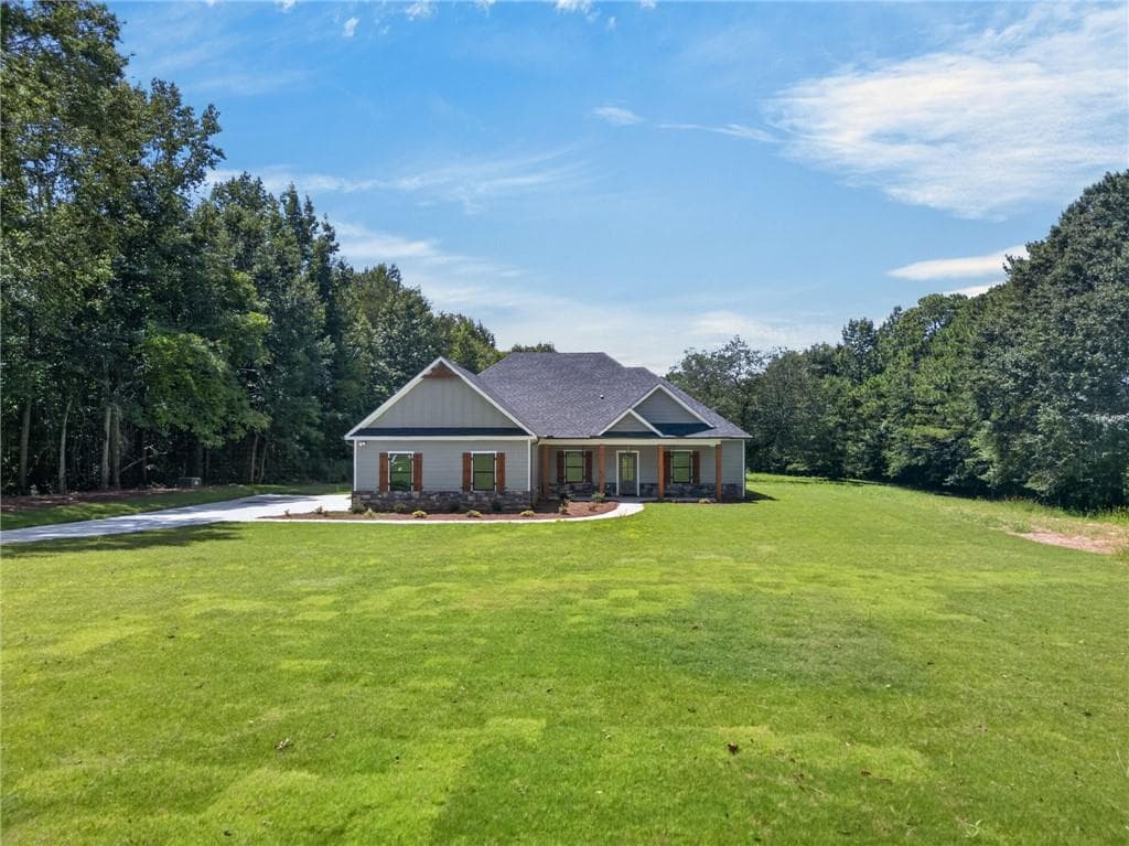 4 bedroom, 3 bathroom, 2,356 sq ft single family residence under contract at 1960 North Highway 100, Waco, GA 30182 — photo 4