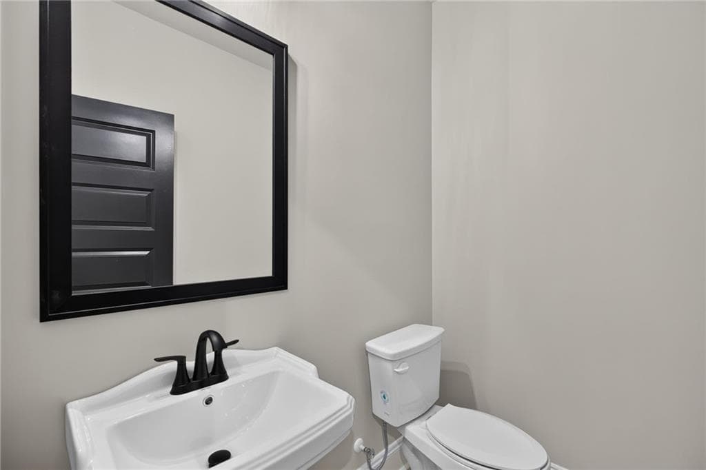 4 bedroom, 3 bathroom, 2,356 sq ft single family residence under contract at 1960 North Highway 100, Waco, GA 30182 — photo 8