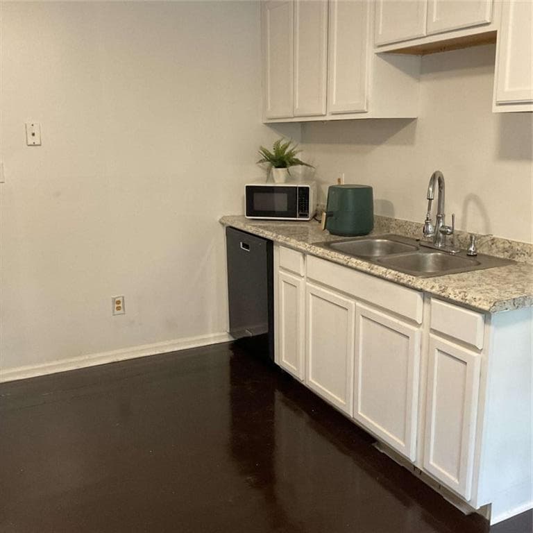 3 bedroom, 2 bathroom, 1,422 sq ft single family residence for sale at 500 Ella Drive, Griffin, GA 30223 — photo 9