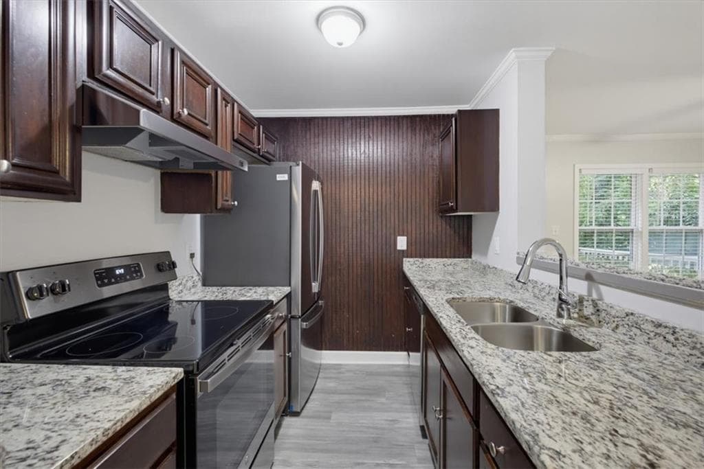 3 bedroom, 3 bathroom, 1,515 sq ft single family residence for sale at 2421 2nd Street, Atlanta, GA 30318 — photo 6