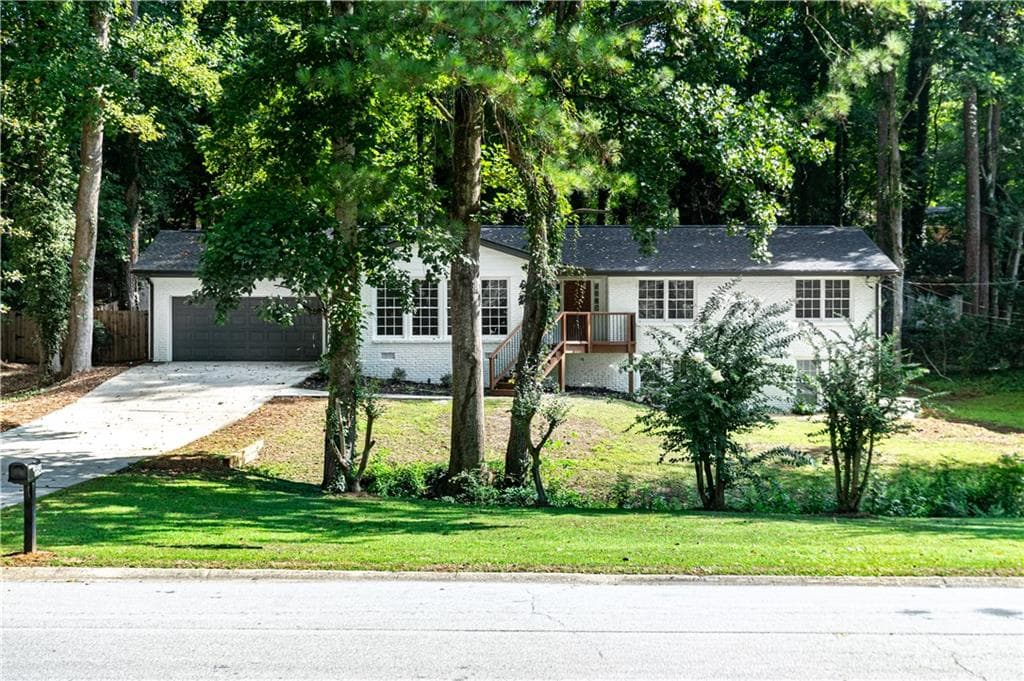 5 bedroom, 3 bathroom, 2,471 sq ft single family residence for sale at 664 Hickory Ridge Road, Lilburn, GA 30047 — photo 3