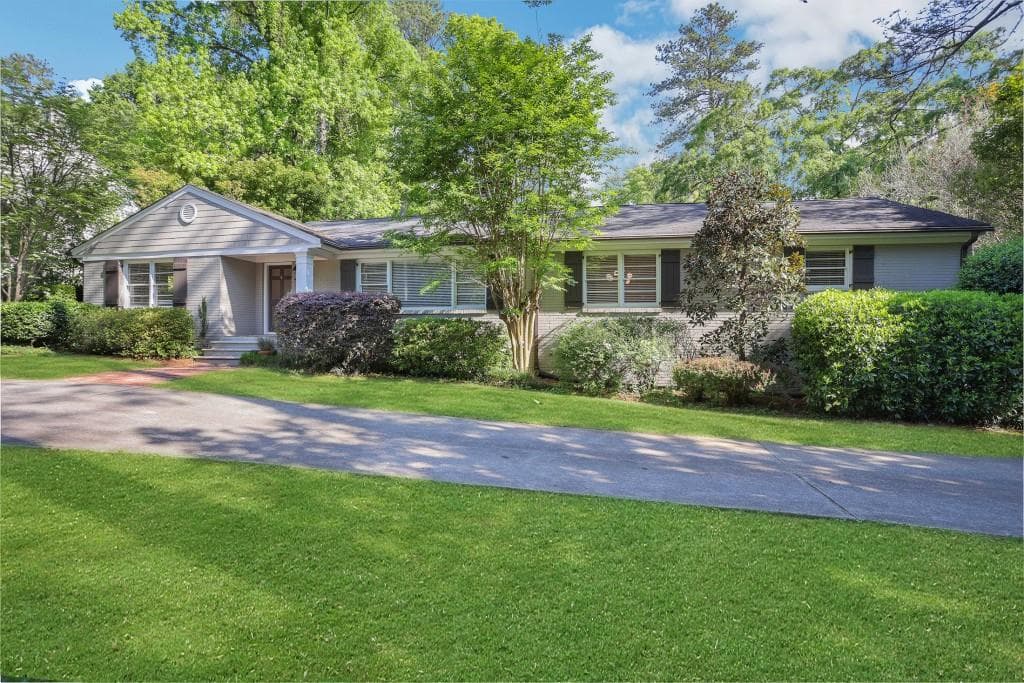 4 bedroom, 4 bathroom, 2,445 sq ft single family residence for rent at 611 Peachtree Battle Avenue, Atlanta, GA 30327 for $5,250 a month — photo 4