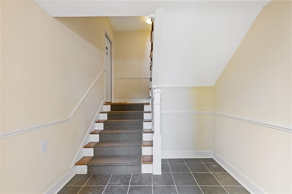2 bedroom, 1 bathroom, 1,077 sq ft condominium for sale at 115 Peachtree Memorial Drive A3, Atlanta, GA 30309 — photo 3